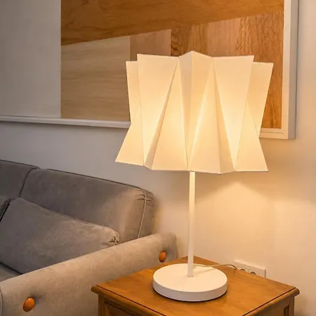 Bright Modern Designer Apartment *